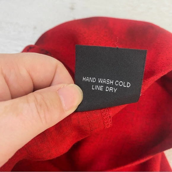 Endless Knot Art Crop Blouse Red 1 / S Asian Art to Wear Rayon - Picture 5 of 6